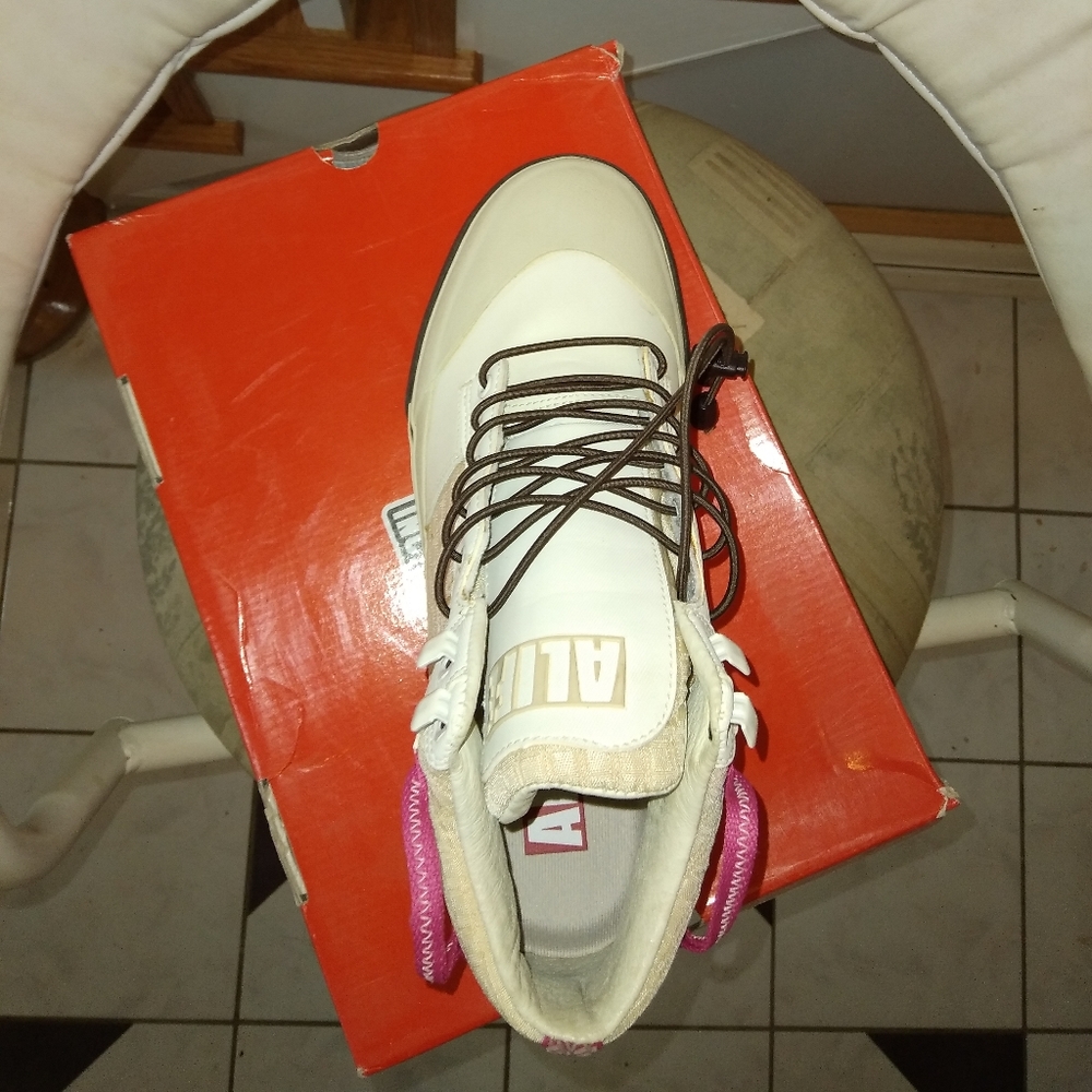 Alife - Picture 9 of 13